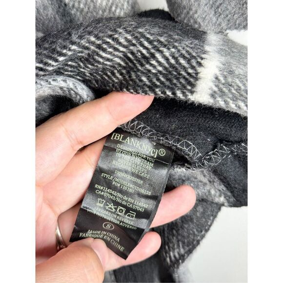 Blank NYC Flannel Jacket Size Small Plaid Gray Black Button Down Long Sleeve - Picture 9 of 10